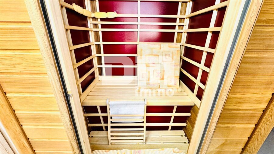 Modernisierte DHH mit Doppelgarage und 2x Carport in Traumlage inkl. Bachlauf - KG Waschküche / Wärmekabine